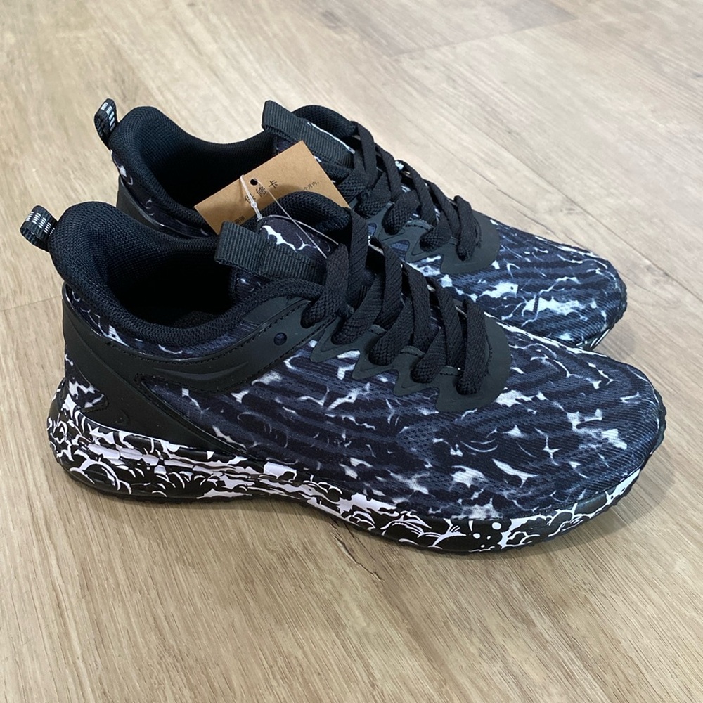 NEW Boys Beita Lace Up Sneakers